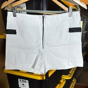 NWT Icy Fashion White Stretch Shorts with Black Accents Size XL